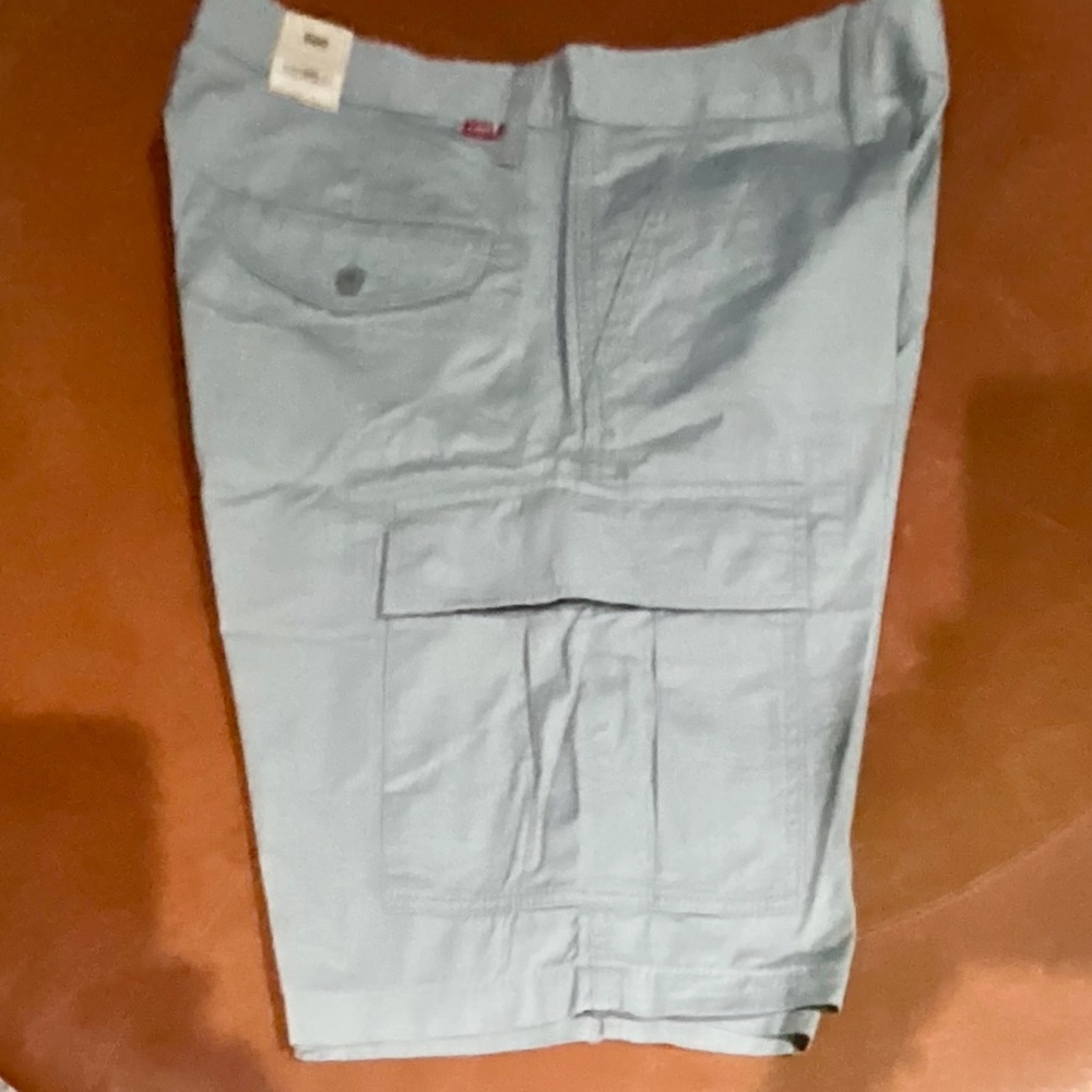 Levi’s Carrier Lt Gray Cargo Shorts Sz 34   NWT - Picture 2 of 12